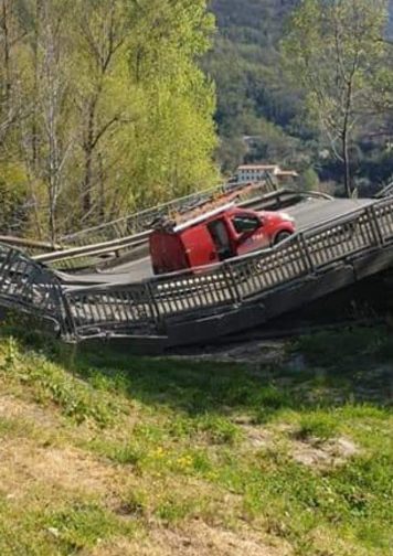 Il furgone coinvolto nel crollo del ponte
