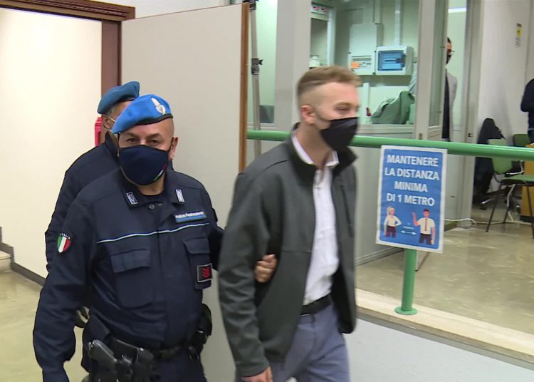 Cerciello Rega, avvocati divisi: "Giusto così", "Vergogna ...