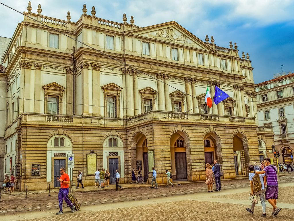 L'esterno del Teatro alla Scala (Pixabay)