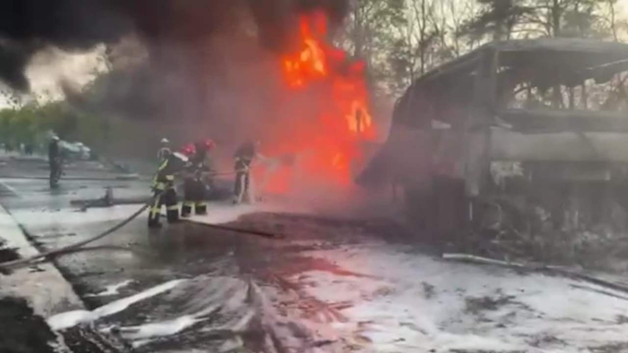 Ucraina, grave incidente stradale a Sitne: almeno 27 morti