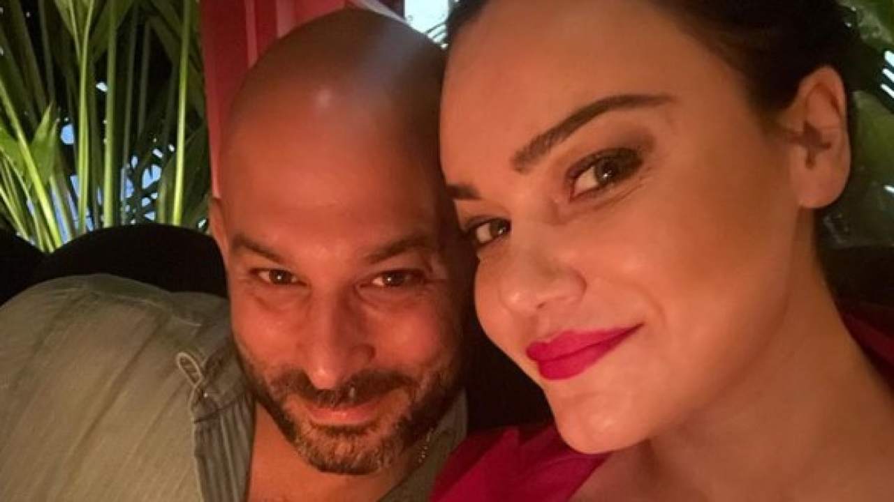 Romina Carrisi publishes a photo with him, all crazy: but did you understand who he is?