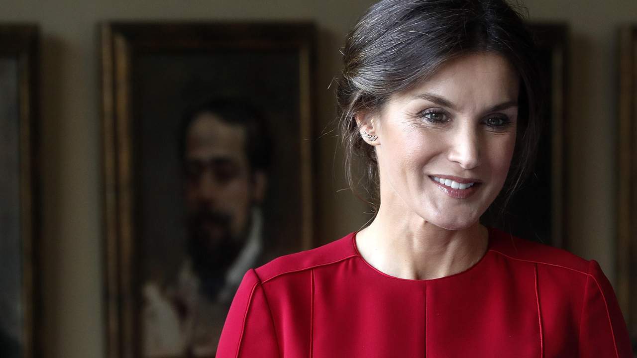 Letizia de España copia a Kate Middleton: quién luce mejor con el look más cool para el invierno