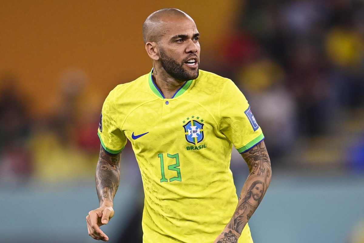 Dani Alves con la camiseta de Brasil 