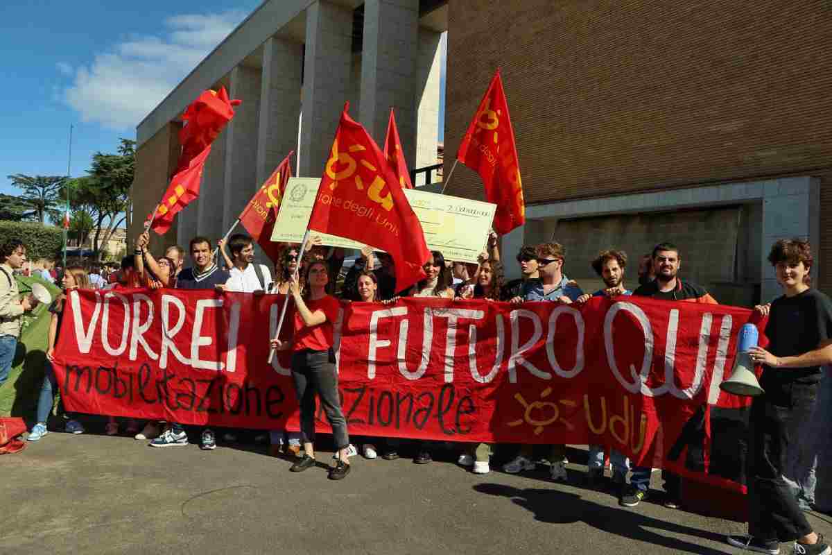 Protesta degli studenti contro il caro affitti alla Sapienza di Roma