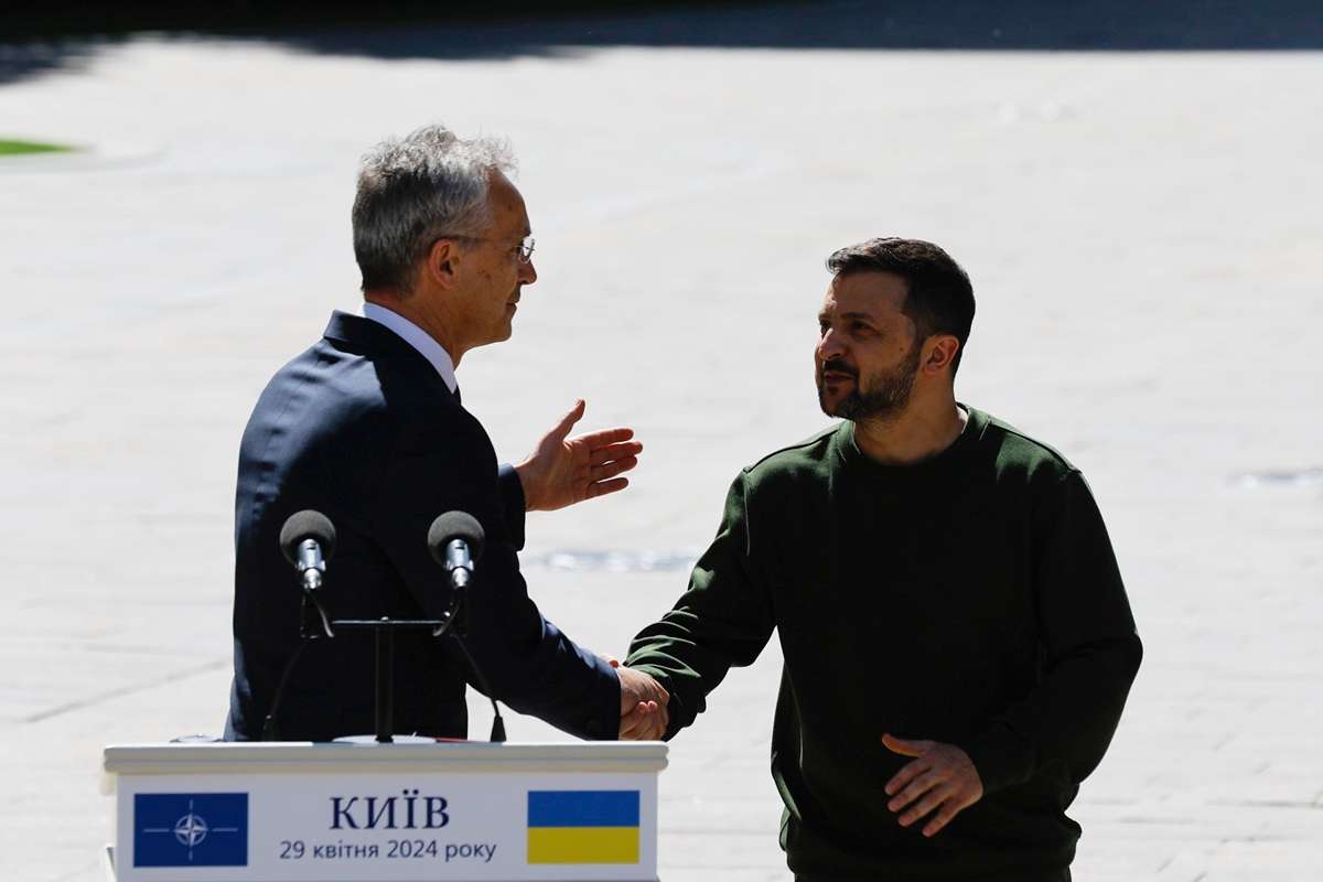 Stoltenberg e Zelensky