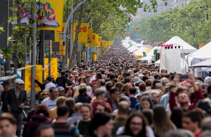 Barcellona e altre città spagnole dicono stop agli affitti brevi