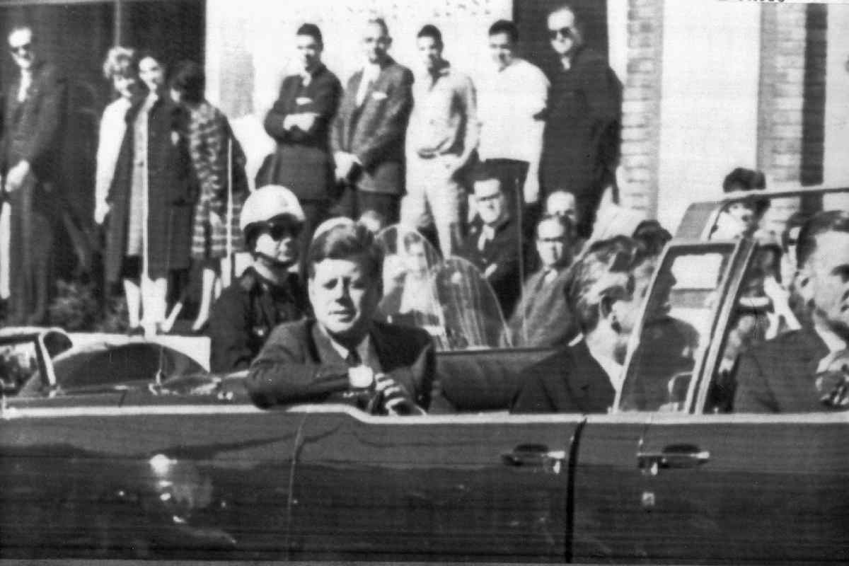 Una foto scattata poco prima dell'attentato costato la vita al presidente Kennedy