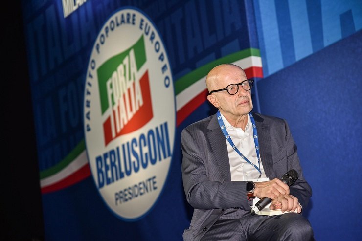 Alessandro Sallusti alla convention di Forza Italia 