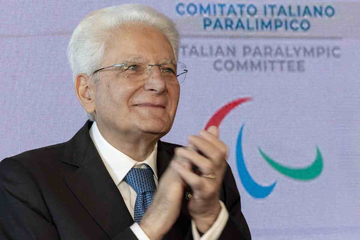 Il Presidente Sergio Mattarella in occasione della cerimonia di restituzione della Bandiera da parte degli atleti italiani