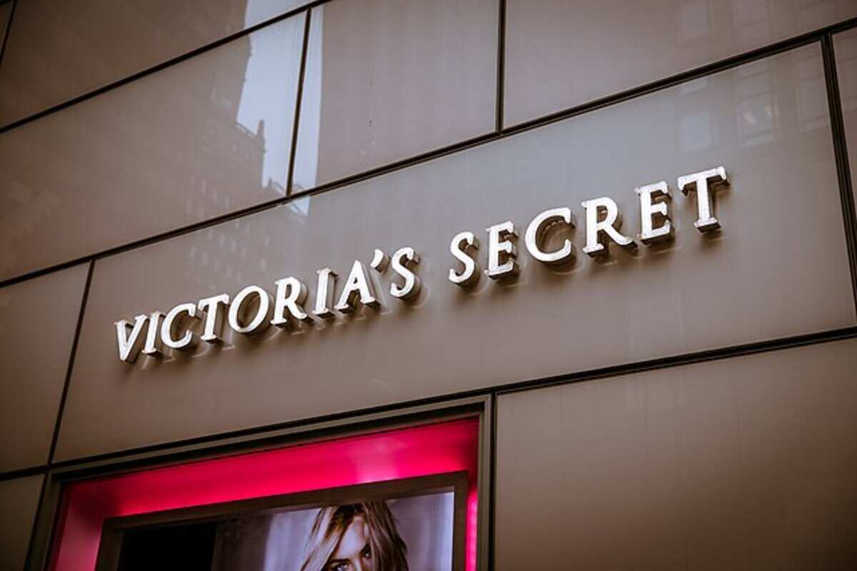 scritta Victoria's Secret