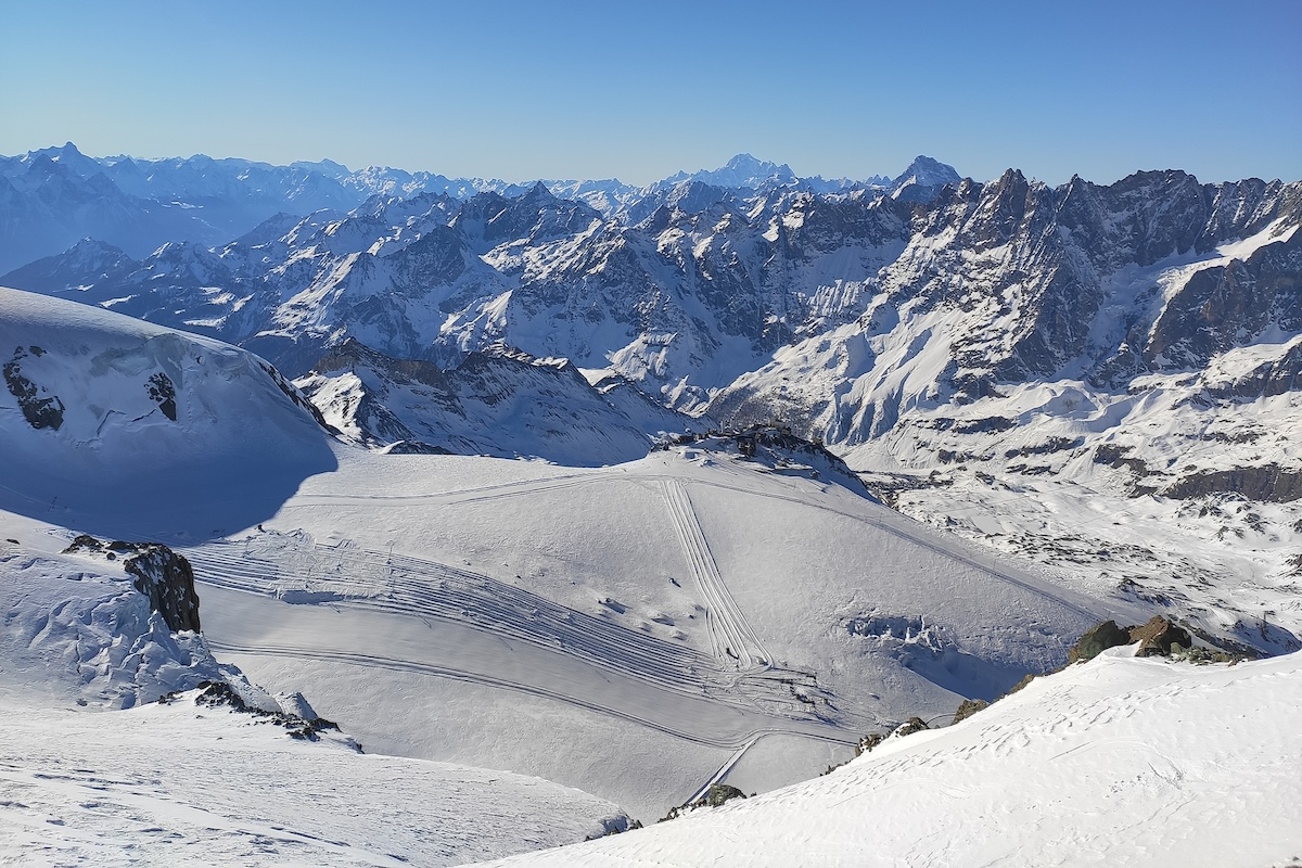 Il confine tra Svizzera e Italia sarà spostato a causa della fusione dei ghiacciai alpini