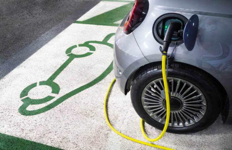 La crisi delle auto elettriche in Europa