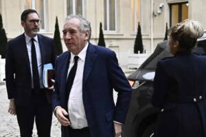 La Francia ha un nuovo governo: ecco la squadra di Bayrou