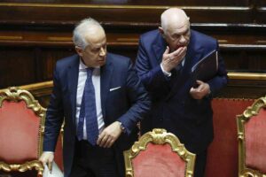 I ministri Nordio e Piantedosi sono intervenuti in Parlamento per fornire chiarimenti sul caso Almasri