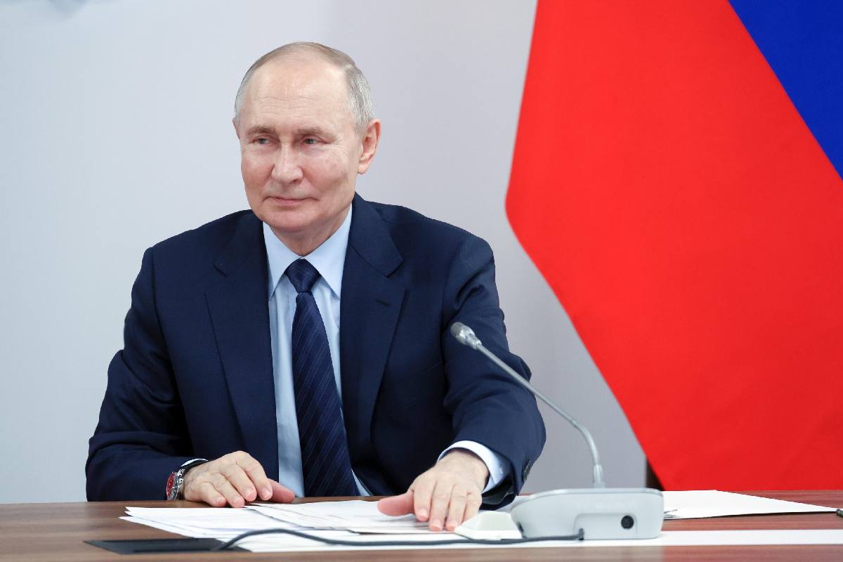 Il presidente russo Vladimir Putin ha firmato un decreto con il quale ha istituito una versione russa dell’Eurovision