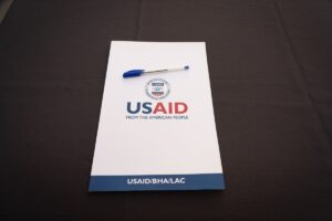 Un foglio con il logo dell'USAID