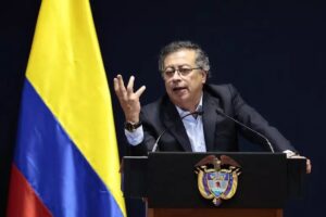 Il presidente della Colombia Gustavo Petro afferma che la cocaina "non è peggiore del whiskey"