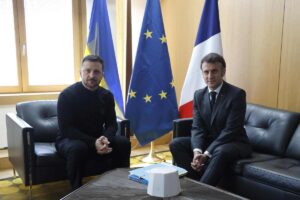 Volodymyr Zelensky ed Emmanuel Macron